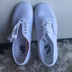 NWT Vans Classic Canvas Women’s Shoes 👟